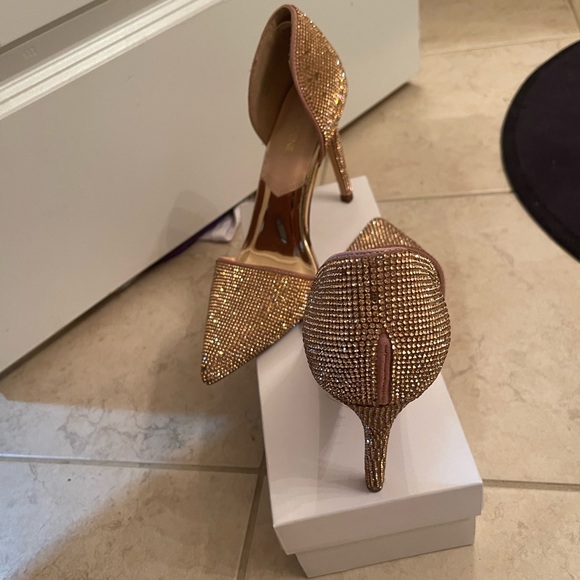 Peach/Rose gold Colour with silver grindstone - Picture 3 of 5